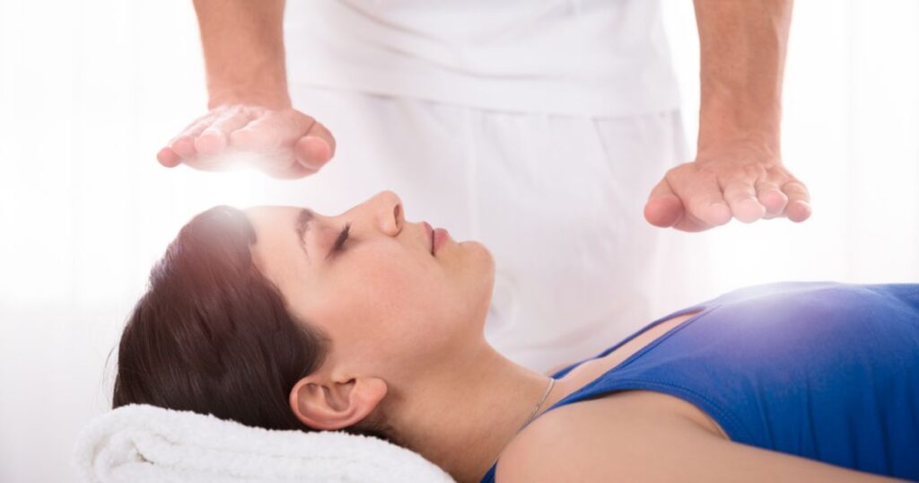 o que é reiki e como funciona guia completo para iniciantes