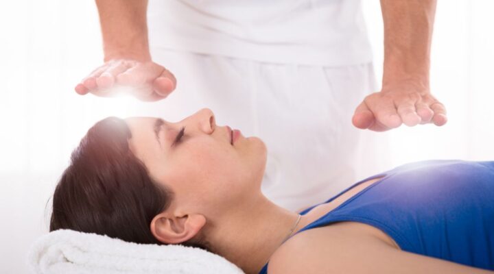 O Que é Reiki e Como Funciona: Guia Completo para Iniciantes